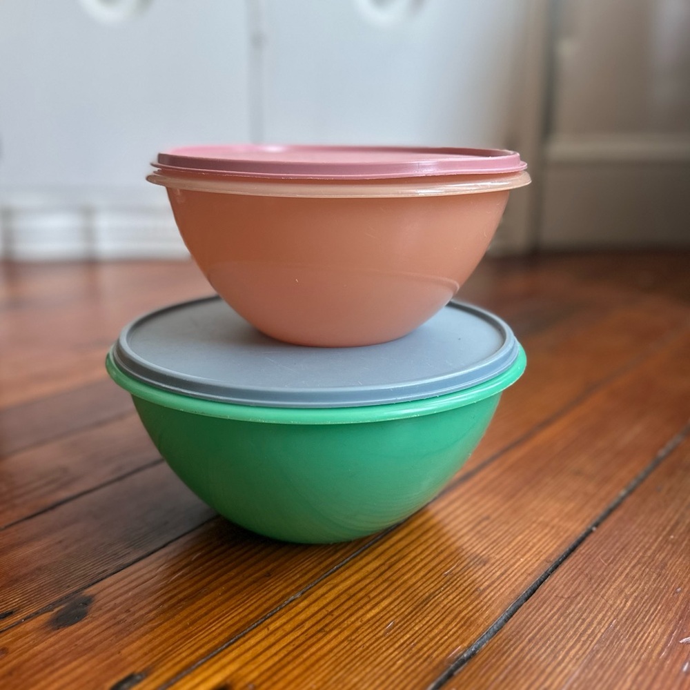 Vintage Tupperware bowls w lids opaque pastel set